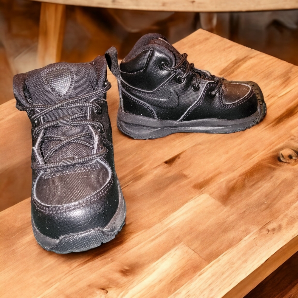 Toddler Nike boots